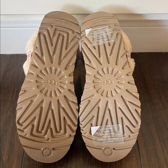 NWT Ugg Ultra Mini  Braided Boots - Picture 12 of 12